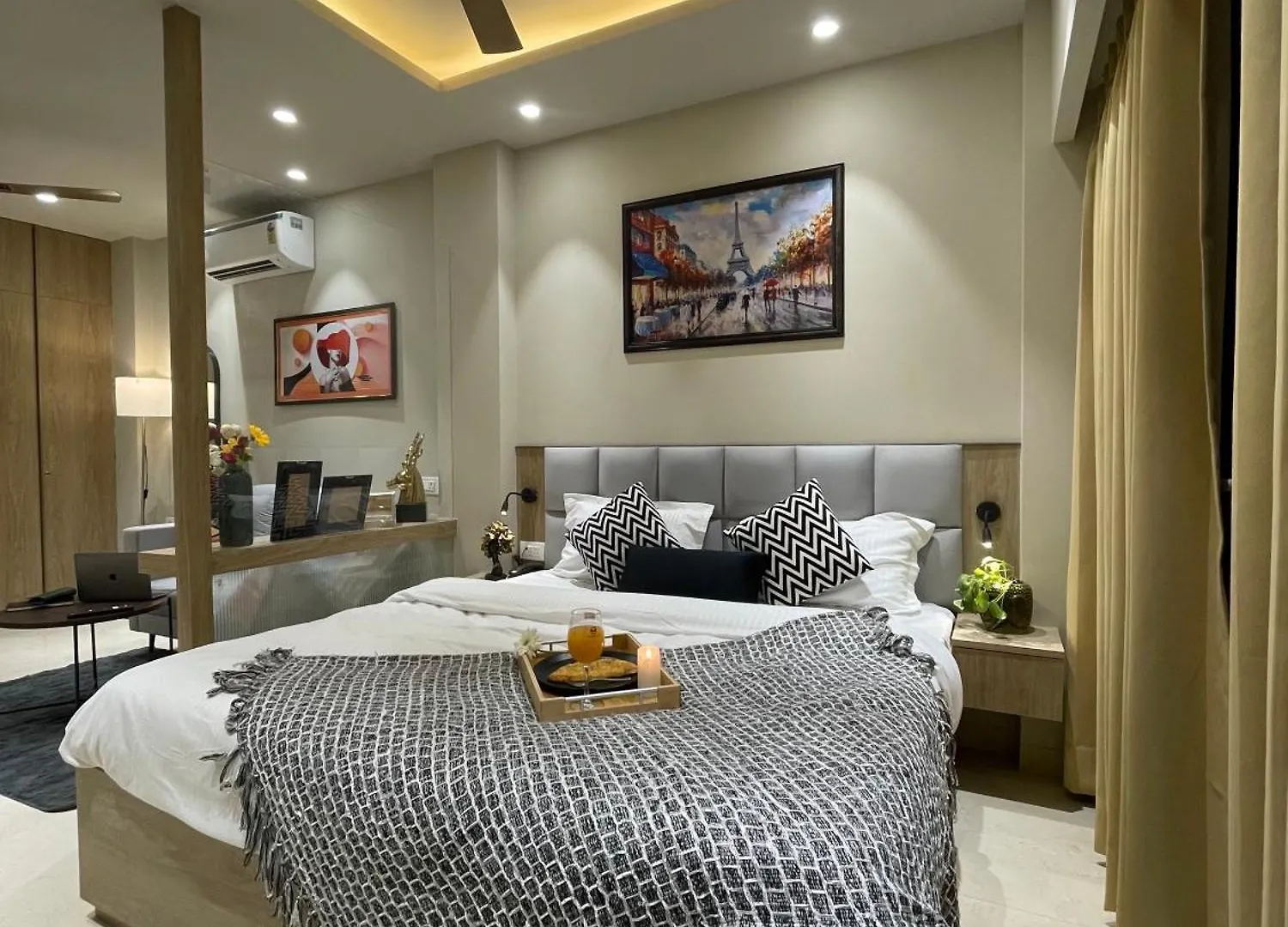 Stayo Rooms Premium Studio Garden View Gurgaon